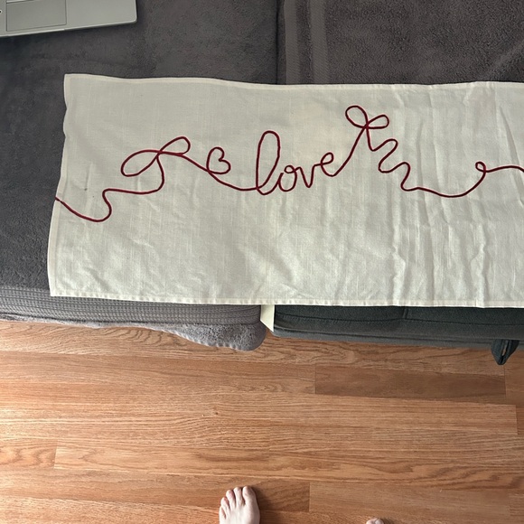 Table Runner - Picture 3 of 5